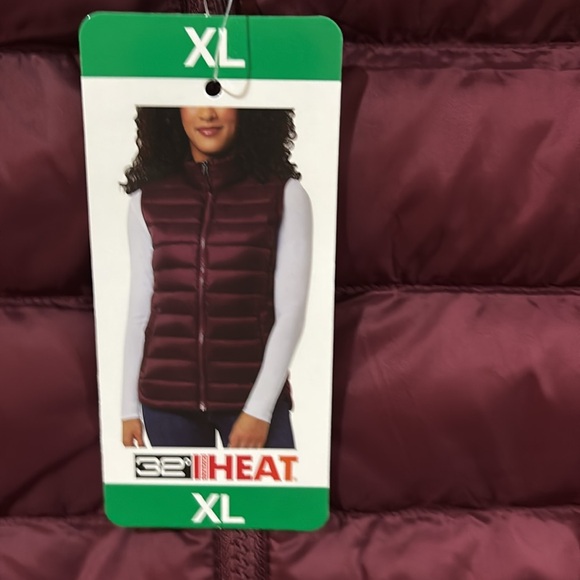 Women’s burgandy Vest - Picture 3 of 3